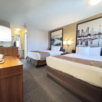 Super 8 by Wyndham Guelph