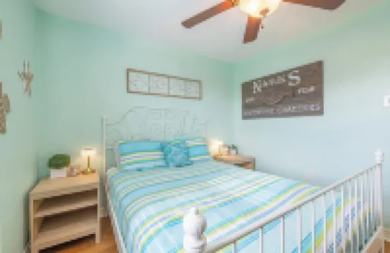 Pet Friendly - Walk to the Beach, Cozy Home
