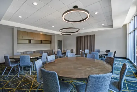 Holiday Inn Grand Rapids North - Walker Отели в г. Уолкер