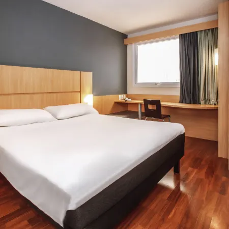 Ibis Belo Horizonte Savassi Отели рядом с достопримечательностью «Площадь Свободы»