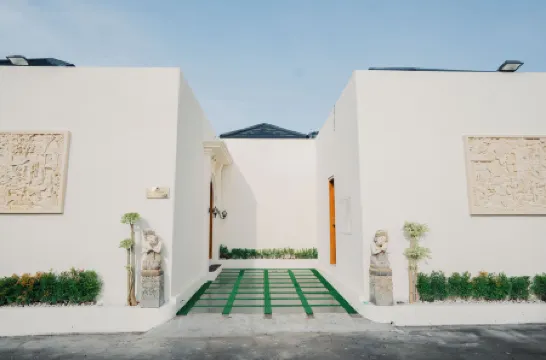 Graha Madeline Отели рядом с достопримечательностью «Bali Theatre»