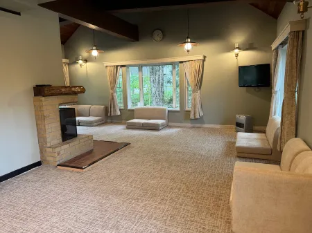 Forest Lounge (Hotel Sunbird Annex) Отели рядом с достопримечательностью «Takaragawa Onsen»