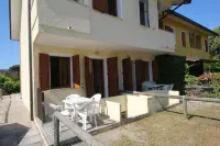 Enjoy our villa with private garden in Rosolina