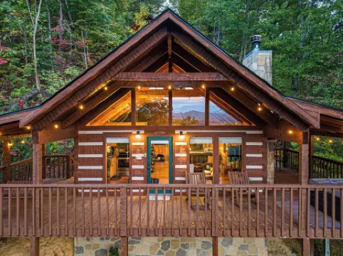 ROMANTIC Retreat! Mountain VIEWS! NEW Hot Tub! PET Friendly! Fireplace!