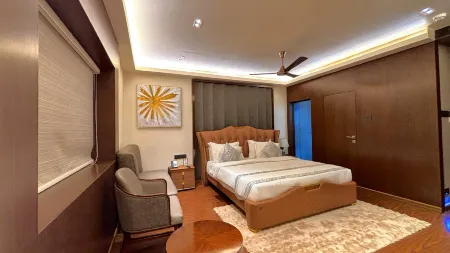 The Long D Hotel Surat Airport Rd Отели в г. Сурат