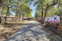 1 Mi to Park and Boat Ramp! Lake Texoma Retreat - Wifi