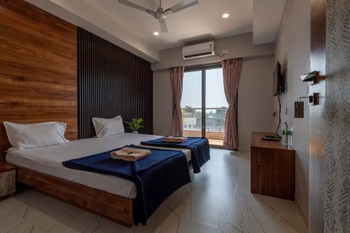 Hotel Aaradhya Crown - 2-Star