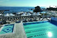 Kosta Palace - Pools