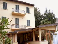 Hotel Bonifacio Hotels near Parrocchia San Michele a Castello