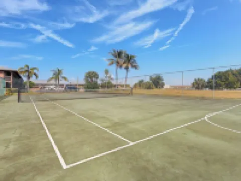 The Gator Escape -Poolside Condo Walk to Tiki Bar Hotels in Hendry County