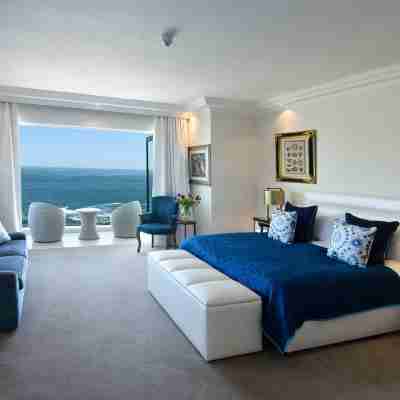 The Clarendon - Bantry Bay Rooms