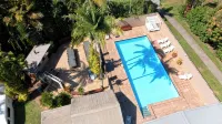 Tropical Hibiscus Caravan Park - Beach