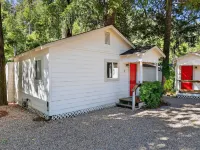 Rouge Cobb Mountain Hotel - Cabin 2 Hotels in Cobb