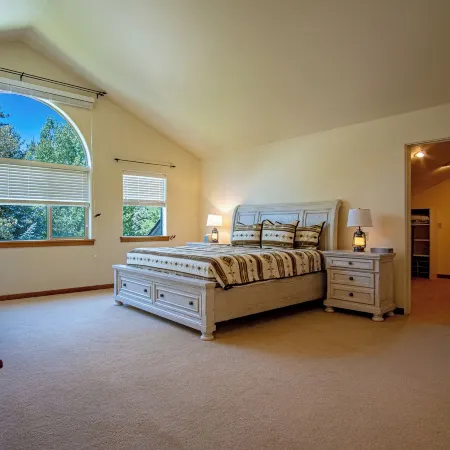 Sunflower Lane - 4BD Sun Valley Retreat + Resort Amenities