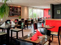 Ibis Vannes - فطور