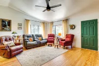 Peaceful Nutrioso Cabin Retreat w/ Mountain Views! - Landsted