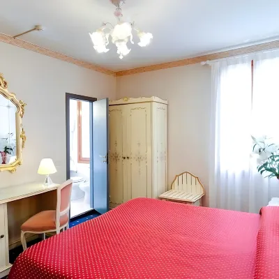 Hotel Diana Các khách sạn gần Đảo Le Vignole