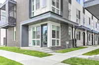 Trendy Denver Townhome - Walk to Mile High Stadium