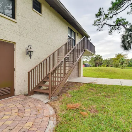 On-Site Pond: Sleek Largo Studio < 7 Mi to Beach!