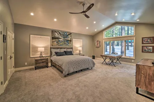 4 Mi to Dtwn Truckee: Tahoe Donner Home w/ Hot Tub - نادي رياضي