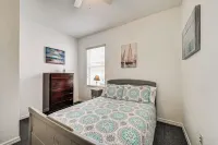 Pet-Friendly Gem w/ Yard & Pool Access in Sebring - 3-Star