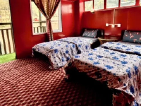 Lama Hotel - Himalayan Burger Hotels in Solukhumbu