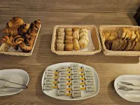 Hotel Harom Gunar - breakfast