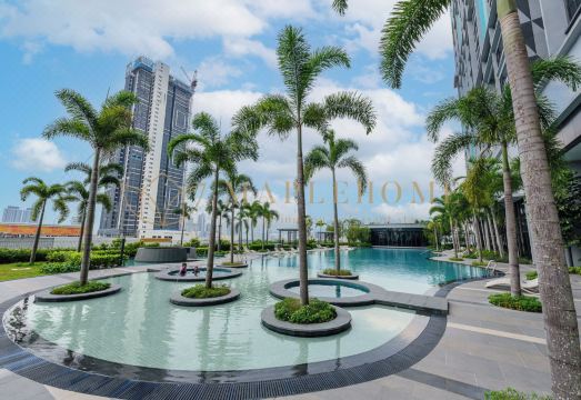 Trion Premier Suites 야경