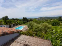 Stylish Family Villa in Félines
