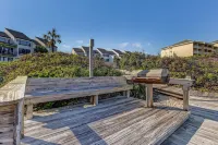 Pet Friendly 2 Bedroom Villa w/ Pool - Captain's Court