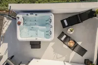 Noma Suites Tolo - Hot Tub