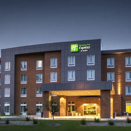 Holiday Inn Express & Suites MADISON CENTRAL by IHG
