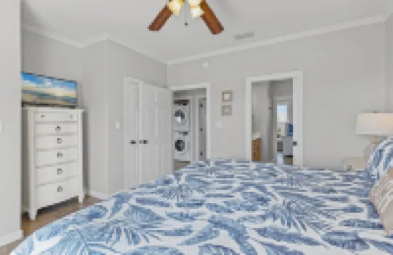 Gulf-Front Pool and Spacious Living - Charming Coastal Retreat 多芬島酒店