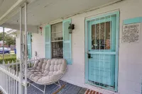 Little Cove Cottage! Walk to Dtwn Panama City - 2-Star