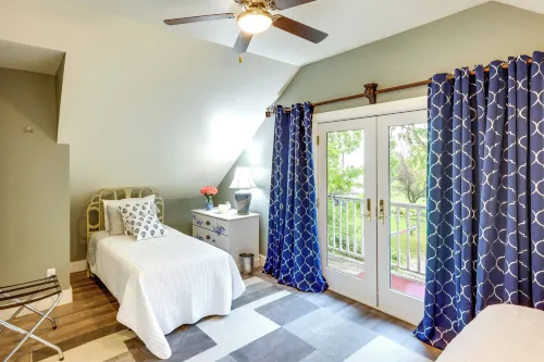 Sheboygan Getaway w/ Deck + on-Site Lake Access! - balcony