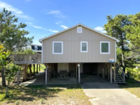 Convenient Beach Access and Sundecks - Inviting Coastal Haven