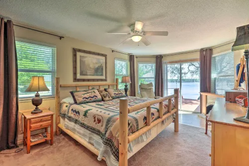 Lakefront Nature Escape! Cabin in Keystone Heights - parking