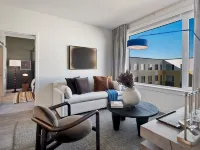 Luxe Everett 2BR–2BA w/ Pool, Gym & Parking Hotels in Everett