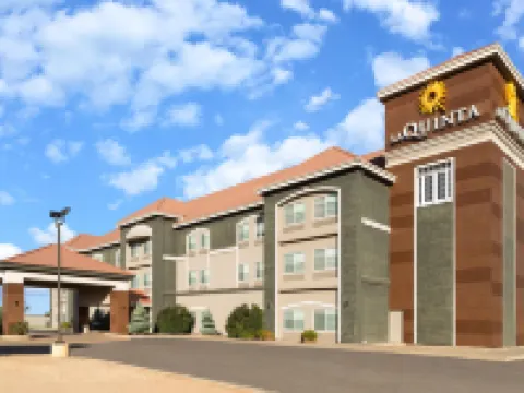 ลากินตา อินน์แอนด์สวีทส์ บายวินด์แฮม ตูกุมการิ โรงแรมในตูกุมการิ