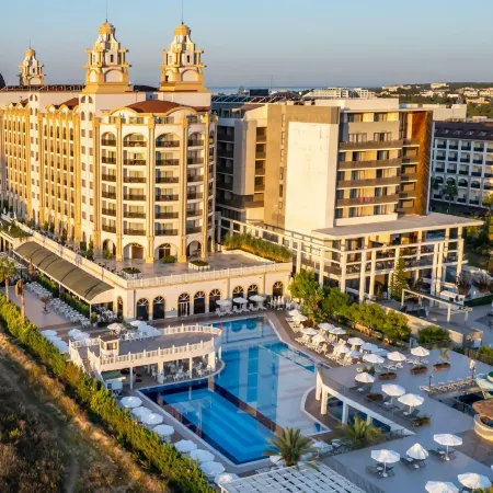 J'Adore Deluxe Hotel & Spa