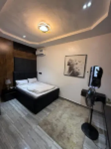 무자 홈스 - 포트하커트  호텔