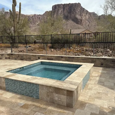 Beautiful oasis with 40' negative edge pool, swim up bar, hiking in Super. Mtns.