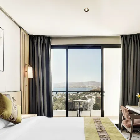 April Hotel