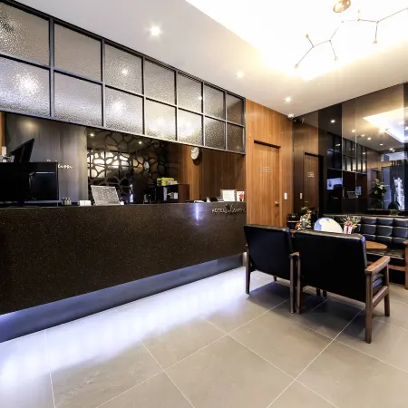 Plum Hotel Отели рядом с достопримечательностью «Парк Сингиль»