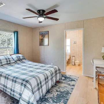 < 1 Mi From Suwannee River, Hideaway w/ Lanai