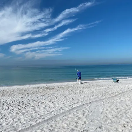 A Tropical Breeze Beach Club - Anna Maria Island