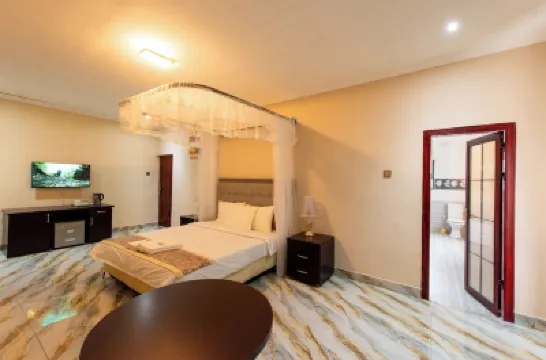 Lavish Suites Hotel di 