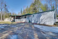 Houghton Lake Area Home w/ Fire Pit & Yard! - Wifi