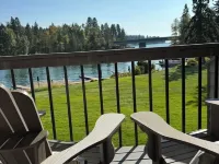 Bigfork Waterfront Condo Hotels in Bigfork