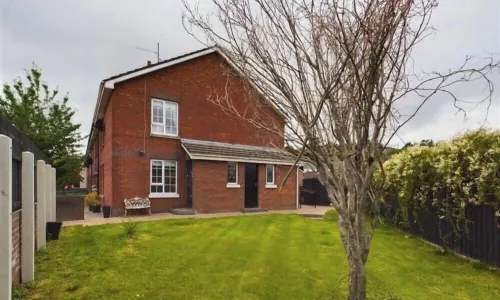 Wonderful 4-bedroom house in Newry Central